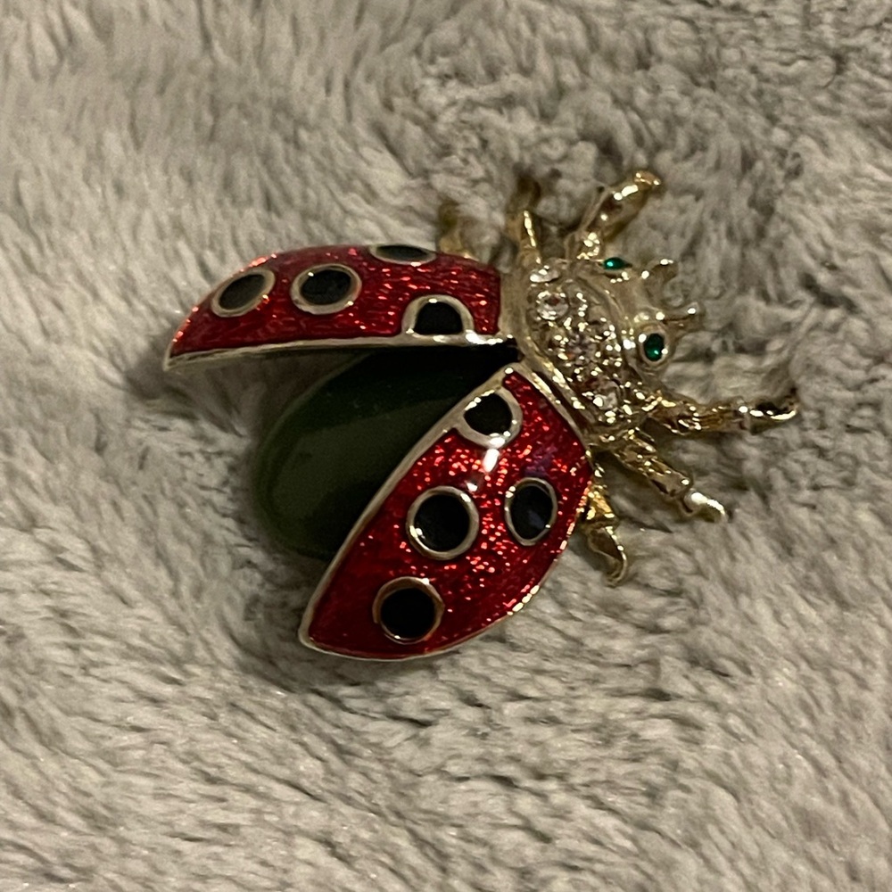 Vintage RED ENAMEL Ladybug Gold-tone Brooch with Green jade stone .